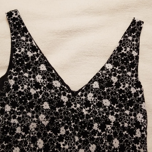 EXPRESS Black/White floral crepe dress sz 5/6 - Picture 4 of 7